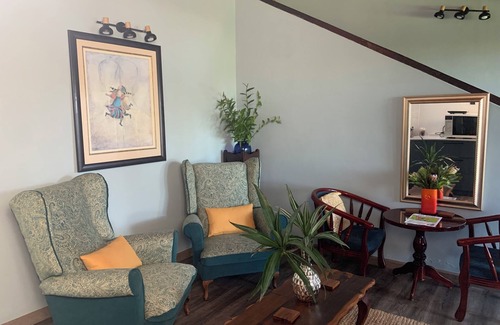 Glentana Otro | Coastal Gold House: Spacious, Modern house in Glentana (8 Slp, 3 bath, 3-living)