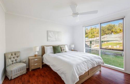 Tootgarook Casa | Coastal Grove - Sunlit Stay near Beach and Hot Springs