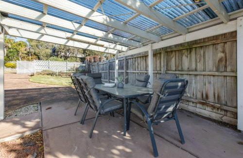 Tootgarook Casa | Coastal Grove - Sunlit Stay near Beach and Hot Springs
