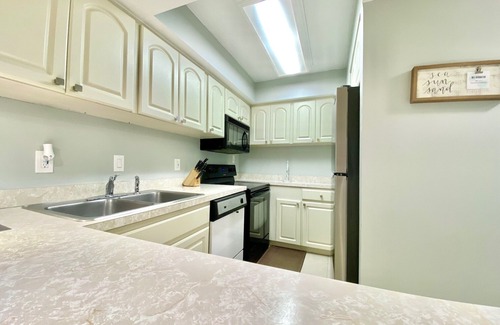 Bel Air Condominio | Coastal Gulf Front Condo on the Beach! GG204