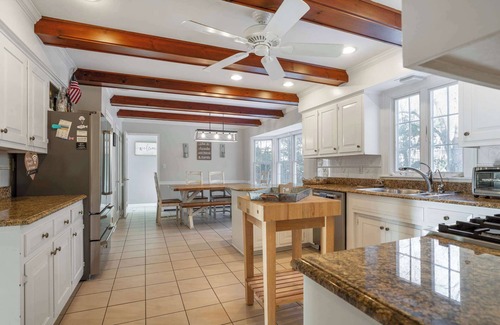 Jamesport Casa | Coastal Haven: Private Pool, Bay Access
