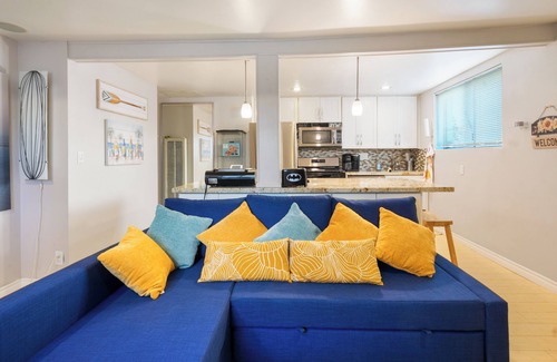 El Porto Condominio | Coastal Haven Steps to Sand w/Garage & Rooftop