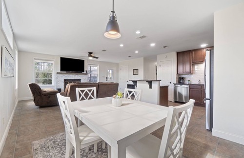 Sunset Bayou Casa | COASTAL HM WITH BOAT LIFT AND DOCK, 2 MILES FROM BEACH