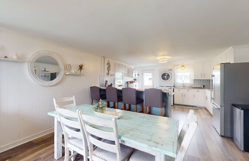Atlantic Beach Cabaña | Coastal home close to beach and local attractions with W/D & AC