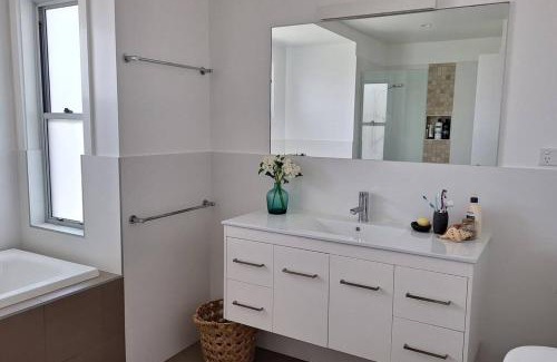 Kingscliff Casa | Coastal Home just 300m from the Beach!