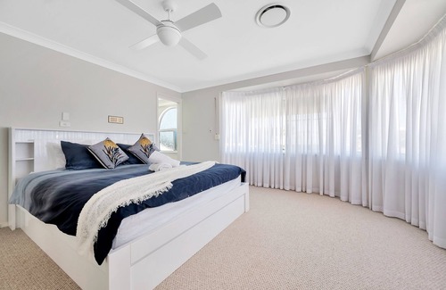 Long Jetty Casa | Coastal Home/Outdoor Spa-10mins from the beach