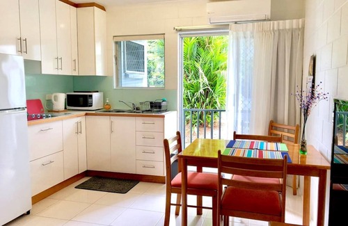 Edge Hill Apartamento | Coastal Living near Shops and Botanical Gardens
