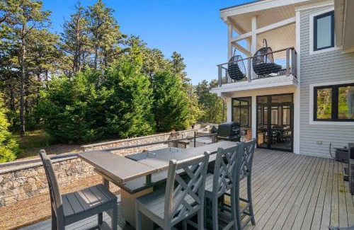 Wellfleet Casa | Coastal Luxury Near Wellfleets Best Beaches