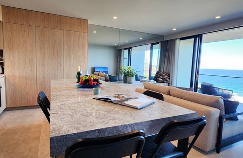 Bronte Apartamento | Coastal Luxury Overlooking Tamarama Beach - Views, Parking & Air Conditioning