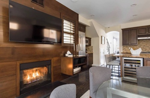 Huntington Beach Casa | Coastal Luxury Home in Huntington Beach, California