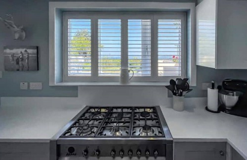Llandudno Casa | Coastal mill, panoramic stunning sea views, woodland walks and more!