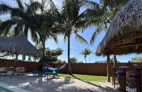 Totterdale Casa | Coastal modern house in prime Lake Ida close to Beach and Avenue!