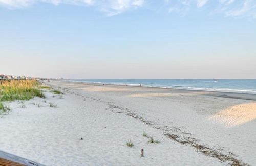 Gulf Stream Estates Apartamento | Coastal Murrells Inlet Condo with Balcony!