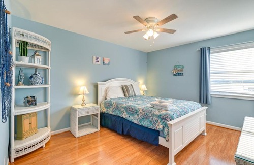 Gulf Stream Estates Apartamento | Coastal Murrells Inlet Condo with Balcony!