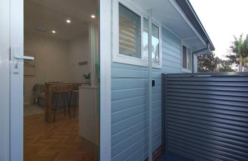Towradgi Apartamento | Coastal Nest - Stylish 1BR Steps to Towradgi Beach