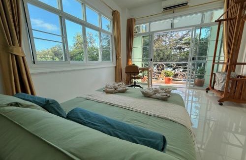 Ban Phe Apartamento | Coastal Nomad Ocean View Stay - 1 or 2 Rooms