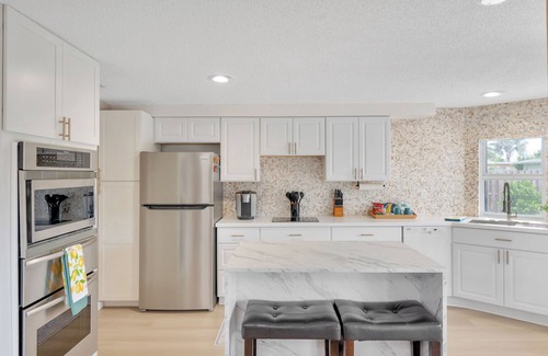 South Venice Casa | Coastal Oasis ~ Beaches, Parks, Shopping & Entertainment, Pet Friendly