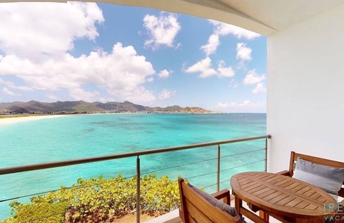 Beacon Hill Condominio | ☀️🏖️Coastal Oasis by IRE Vacations - Spacious Studio Overlooking the Beach