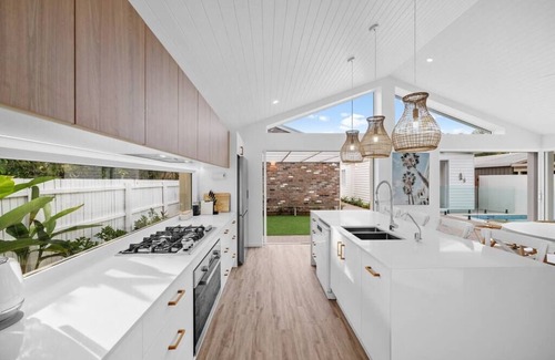 Coolum Beach Casa | Coastal oasis - family & pet friendly.
