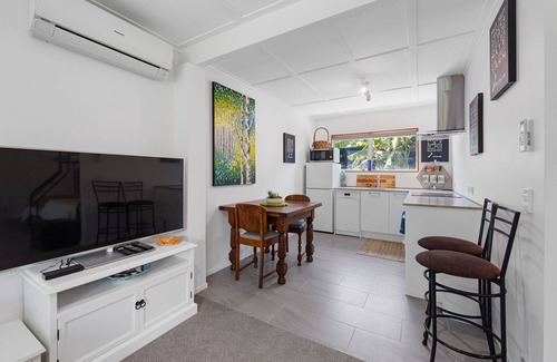 Papamoa Beach Casa | Coastal Oasis - Papamoa Beach Holiday Home