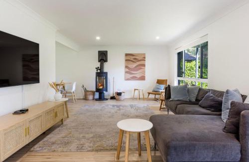 Callala Beach Casa | Coastal Oasis - Pet Friendly - 6 Mins Walk to Beach