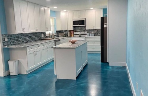 South Daytona Casa | Coastal Oasis: Spacious 4 bedroom retreat w/ pool