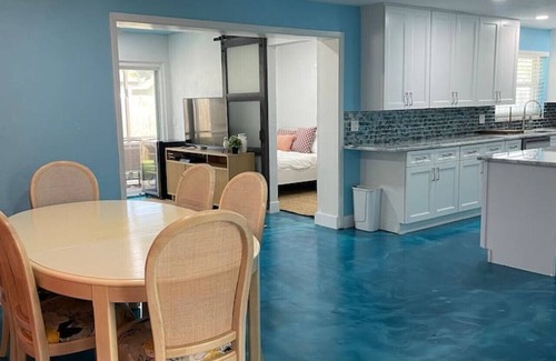 South Daytona Casa | Coastal Oasis: Spacious 4 bedroom retreat w/ pool