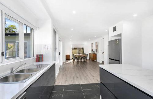 Anna Bay Casa | Coastal Oasis Steps to the Water's Edge