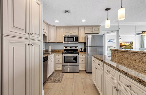 Garden City Complejo | Breathtaking Oceanfront Views: 3 BR, Private Balcony