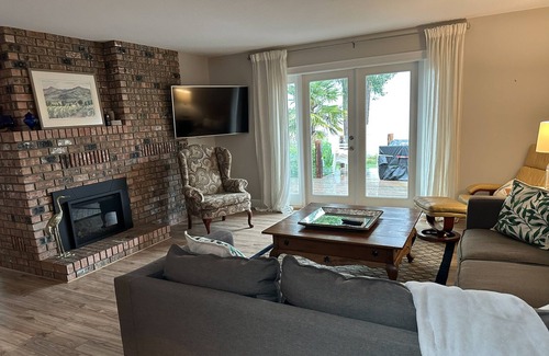 Regional District of Nanaimo Casa | Coastal Oceanfront Home,Private beach access on Parksville Beach-BEAUTIFUL VIEWS