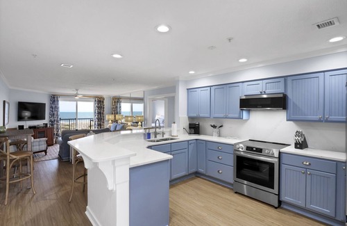 Shell Island Condominio | Coastal Paradise: 2 Pools, Tennis Court, Beach Access!
