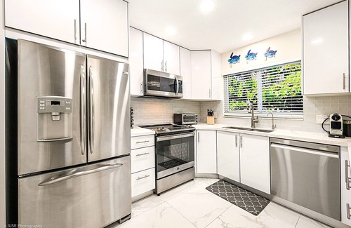 South Lake Casa | Coastal Paradise/ 7 Minutes from Beach/ Mini Golf Course