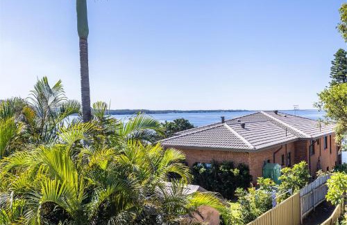 Soldiers Point Apartamento | Coastal Paradise at Fore Dek 3, 17 Soldiers Point Road - water views, linen, Wi-Fi, Air Con
