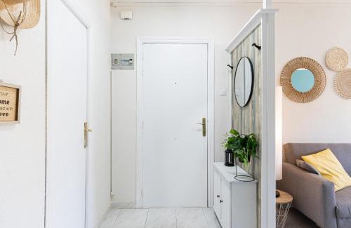 Vilafortuny Apartamento | Coastal Paradise & Cozy Home with a 100m from the Beach!
