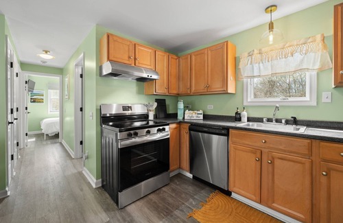 Pawcatuck Apartamento | Cozy 2-Bedroom Retreat Near Downtown Westerly, Mystic & Casino Adventures!