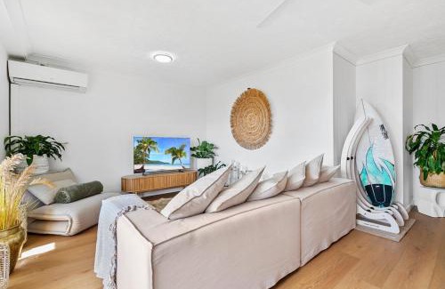 Bilinga Apartamento | Coastal Retreat at Bilinga Beach, Ocean Views