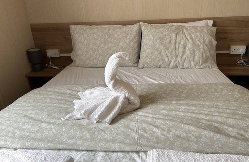 Pevensey Cabina | Coastal Retreat Luxury Caravan Home Away From Home