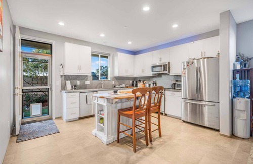 Callender Casa | Coastal Retreat - Sauna, Fire Pit & Outdoor Lounge