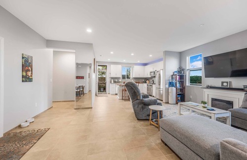 Callender Casa | Coastal Retreat - Sauna, Fire Pit & Outdoor Lounge