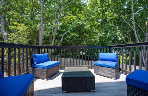 Wading River Casa | Coastal Retreat: Waterfront, Deck, Awesome Views