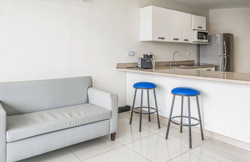 Puntarenas Condominio | Coastal Serenity in El Roble: Your Perfect Getaway! Water views and Balcony
