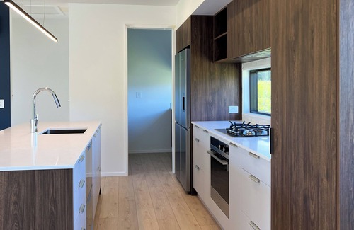 Waipu Casa | Coastal Serenity - Langs Beach Holiday Home