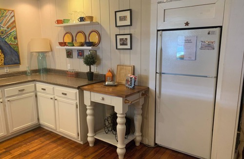Waveland Casa | Coastal Serenity - Old time charm with a coastal touch near the beach..