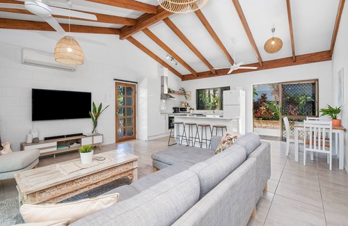 Kewarra Beach Casa | Coastal Soul Luxury Home Trinity Beach