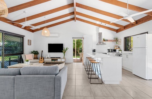 Kewarra Beach Casa | Coastal Soul Luxury Home Trinity Beach