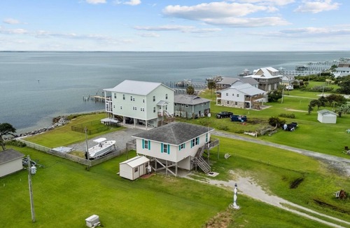 Harkers Island Casa | Coastal Tide 3 Bedroom Home by RedAwning