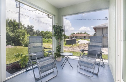 Englewood East Casa | COASTAL! Tropical Oasis Home 2 Near Golf & Beaches