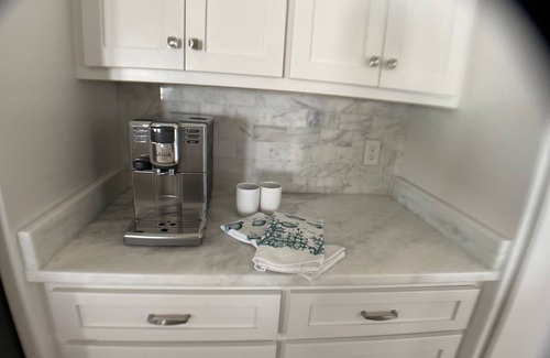 Dauphin Island Casa | Coastal Vibe for 12 : Ocean V: Bikes: Pet Friendly: Amenities: Comfort & Style