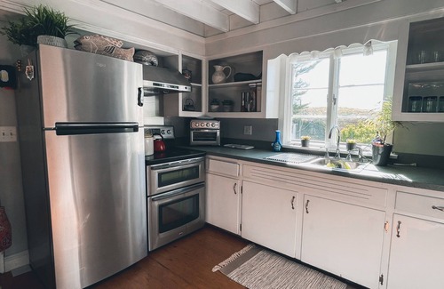 Stonington Casa | Coastal Vibes 3BR in Mystic w/ Private Backyard, Outdoor Shower & Firepit
