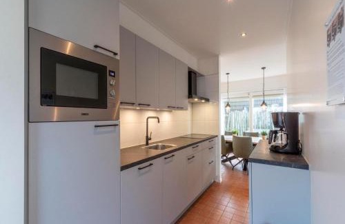 Callantsoog Casa | Coastal Villa with Jacuzzi